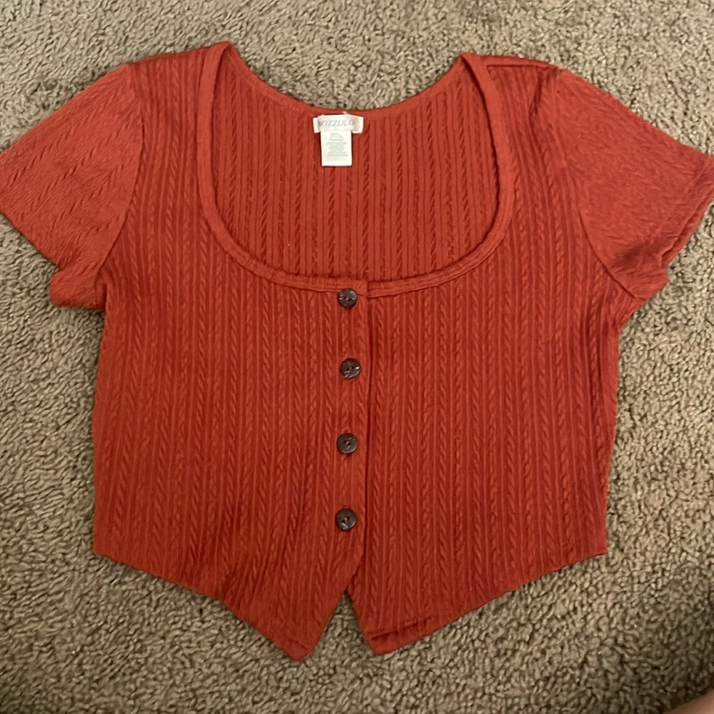 Cute and hardly worn cropped top.